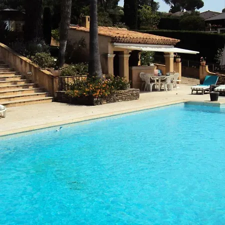 Maison 12 Pers. Avec Piscine 70054 Apartment