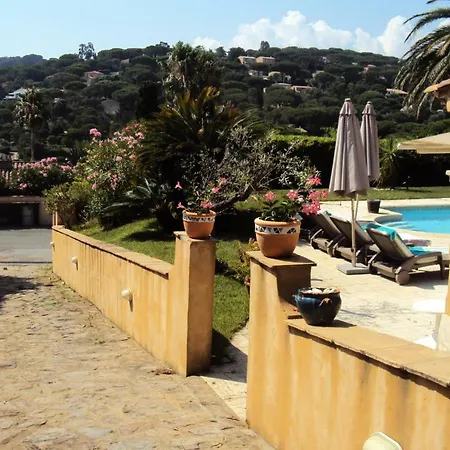 Maison 12 Pers. Avec Piscine 70054